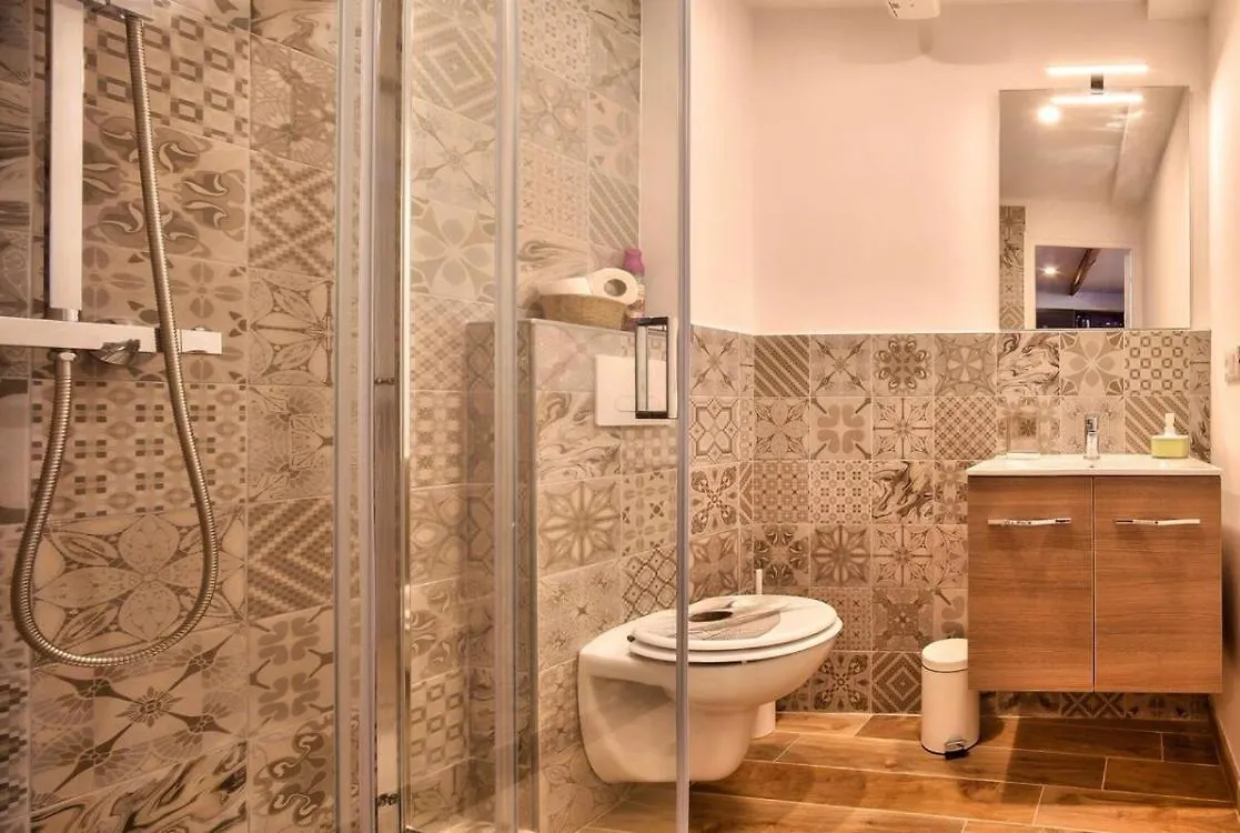 Appartement Duplex 6 Pers - Panoramic Sea View - Old City - 2 Mn Beach à Menton France