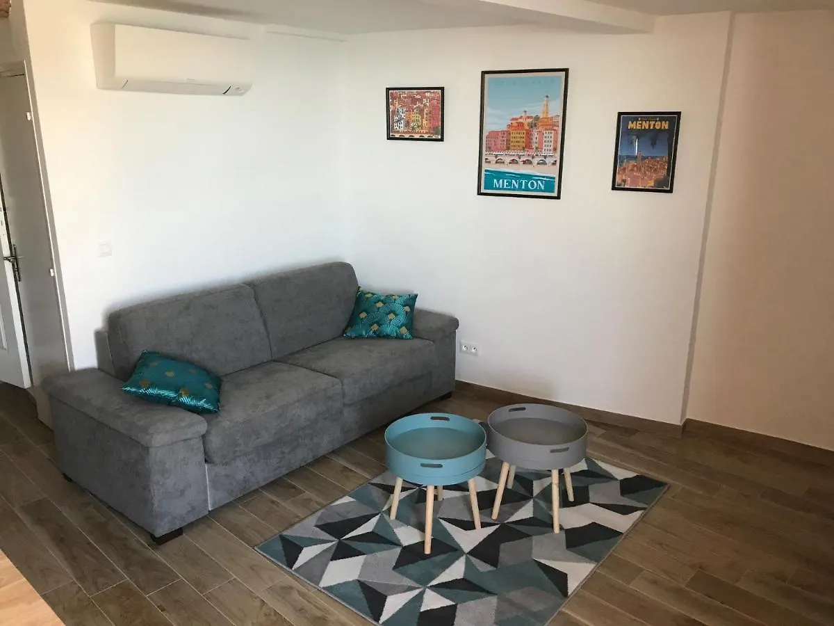 Duplex 6 Pers - Panoramic Sea View - Old City - 2 Mn Beach Menton 0*,  France